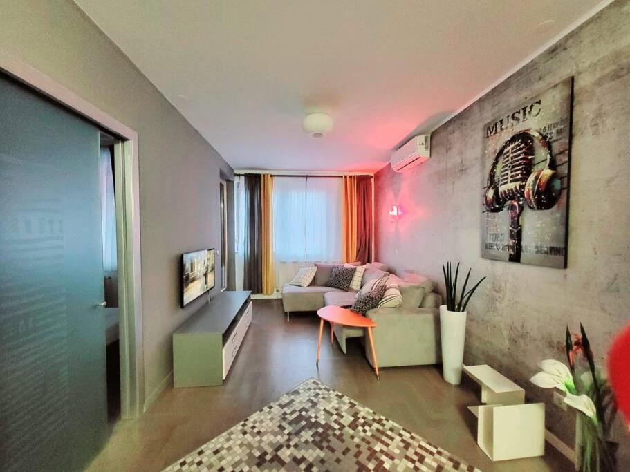 Urban Oasis: Stylish Retreat Apartment Zagreb Exterior foto